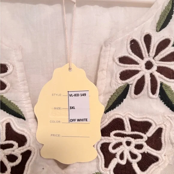 Velzera Cream Bell Sleeve V-Neck Sundress - Picture 7 of 8